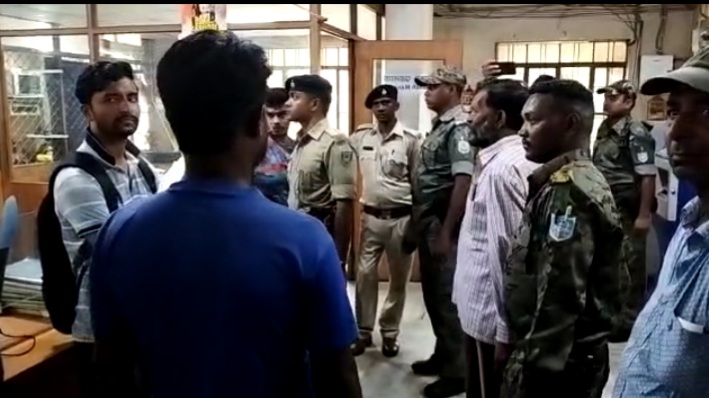 BREAKING : बैंक ऑफ इंडिया में दिनदहाड़े लूट , पुलिस मौके पर पहुंची