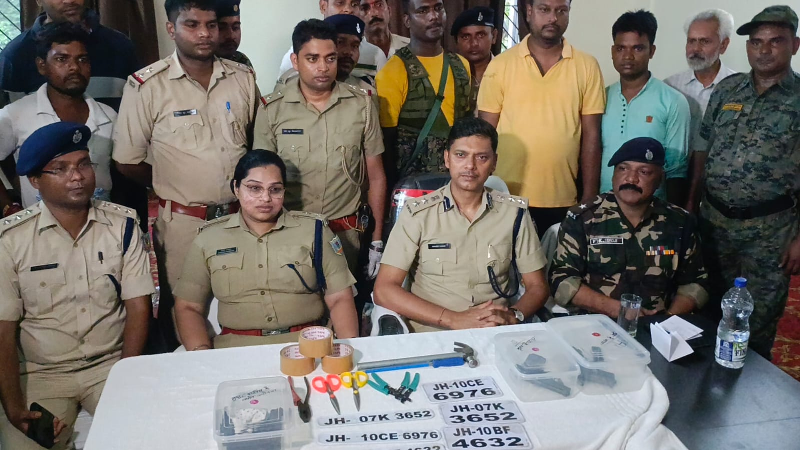 इंस्पेक्टर और दो जवानों की दिलेरी से बैंक डकैती हुई विफल, कितनी तैयारी थी डकैतों की, जानिए एसएसपी की जुबानी