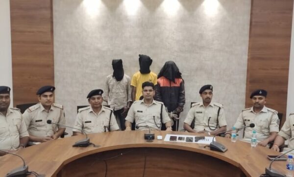 बितका बाउरी हत्याकांड : रामगढ़ विधायक प्रतिनिधि के हत्यारे को पुलिस ने किया गिरफ्तार, कई आपराधिक समान भी बरामद