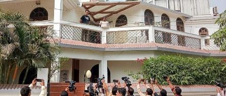 ED Raid- घर की छत से चिल्ला-चिल्लाकर अबू दुजना ने छापेमारी को बताया राजनीतिक साजिश, सीतामढ़ी से पूर्व राजद विधायक है अबू दुजाना