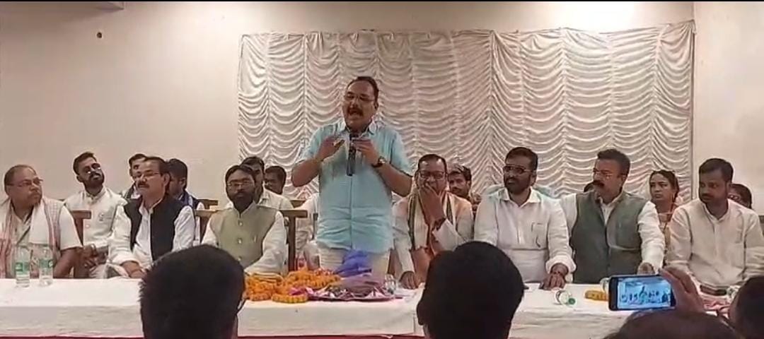 इंडिया गठबंधन में सभी एकजुट! गोड्डा लोकसभा से टिकट मिलने के बाद पहली बार गठबंधन दलों के साथ प्रदीप यादव ने की बैठक  