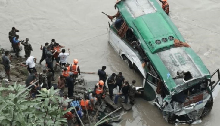 BIG NEWS : नेपाल में भारी बारिश ने मचाई तबाही, भूस्खलन से दो बसें नदी में बहीं, 63 यात्री लापता, काठमांडू से कई उड़ानें भी रद्द