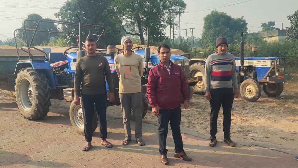 धनबाद के कलियासोल में  555 सीएफटी बालू लदे 6 ट्रैक्टर जब्त,बिना चालान के कर रहे थे ढुलाई 