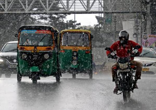 Weather Alert: आज पश्चिमी विक्षोभ का झारखंड पर दिखेगा व्यापक असर, इन जिलों में बारिश के साथ वज्रपात की संभावना