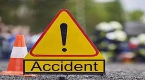 Saraikela News:आदित्यपुर में दर्दनाक सड़क हादसा, हाइवा की चपेट में आकर युवक की हुई मौत, आक्रोशित लोगों ने किया सड़क जाम