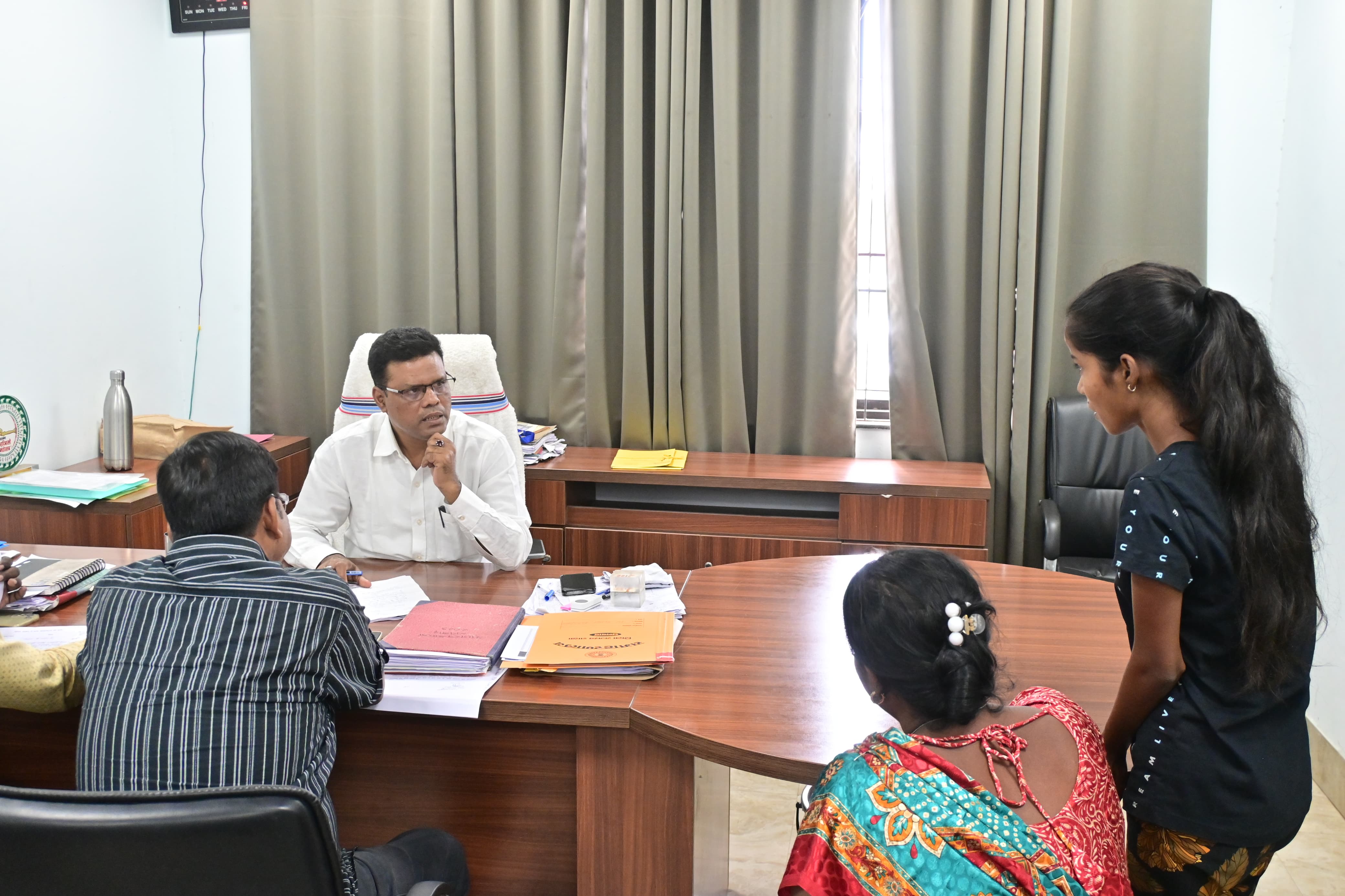 हुजूर! जमीन मेरी लेकिन मुआवजे का भुगतान किसी और ने ले लिया,पढ़िए कहां की गई यह शिकायत