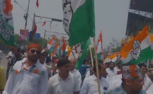 पटना में ईडी दफ्तर के बाहर कांग्रेस का हल्ला बोल, राहुल-सोनिया पर दायर चार्जशीट के खिलाफ नेताओं का विरोध प्रदर्शन