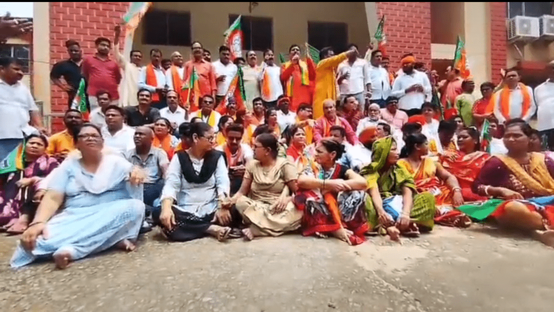 जमशेदपुर में भ्रष्टाचार-अपराध के खिलाफ बीजेपी का जोरदार धरना प्रदर्शन, सरकार पर जमकर साधा निशाना