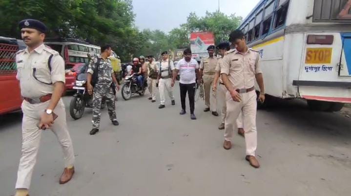 जमशेदपुर पुलिस ने इस कुख्यात अपराधी का करा दिया परेड, पूरे शहर में पैदल घुमाया, जानिए वजह