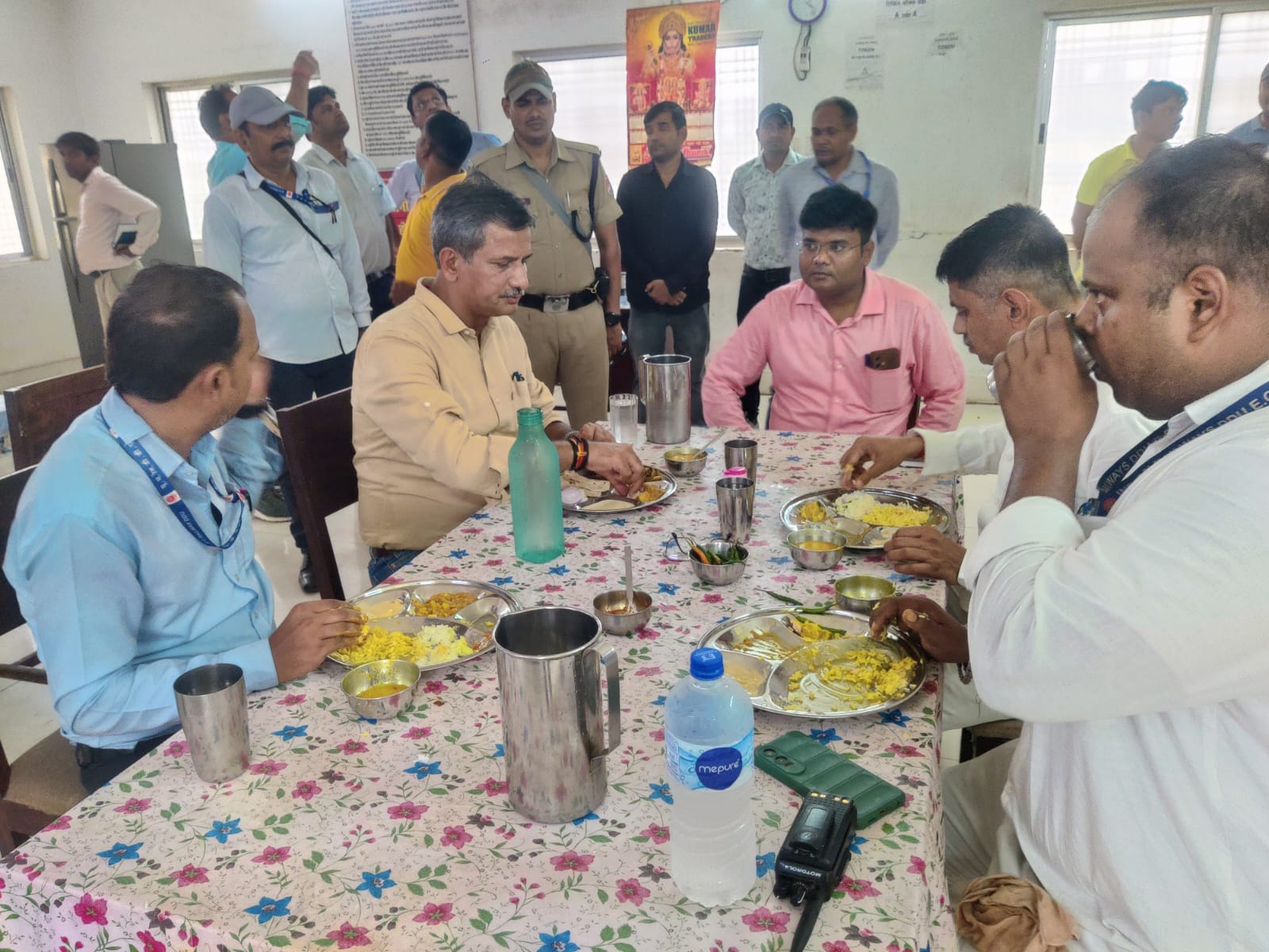 मंडल रेल प्रबंधक द्वारा डीडीयू- गढ़वा रोड रेल खंड का चल निरीक्षण