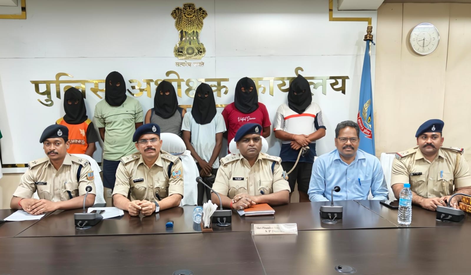 दुमका : छात्रों को तकनीकी ज्ञान देने में तकनीक बन रहा था बाधक, 9 गिरफ्तार