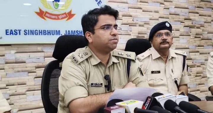 दुर्गा पूजा के दौरान मनचलो पर रहेगी जमशेदपुर पुलिस की विशेष नजर, पकड़े गए तो खैर नहीं