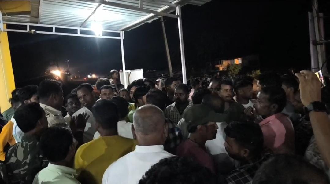 अवैध कोयला उत्खनन में टैक्टर चालक की मौत, परिजन मुआवजे की कर रहे मांग 