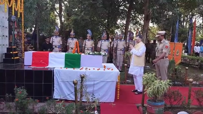 नक्सल अभियान में शहीद हुए महेंद्र लश्कर को दी गई श्रद्धांजलि