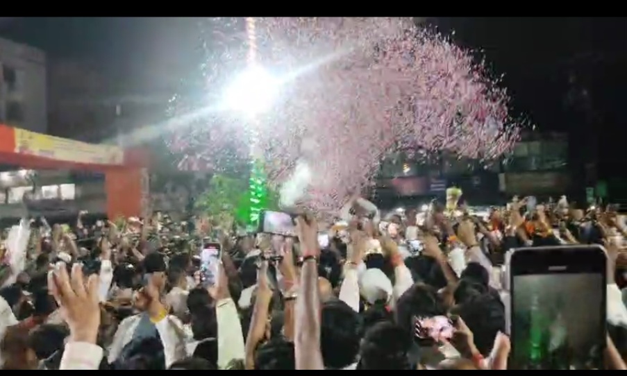 धनबाद से बड़ी खबर: आठ साल बाद घर लौटे पूर्व विधायक संजीव सिंह, समर्थकों ने किया भव्य स्वागत , सरायढेला में उत्सव जैसा माहौल