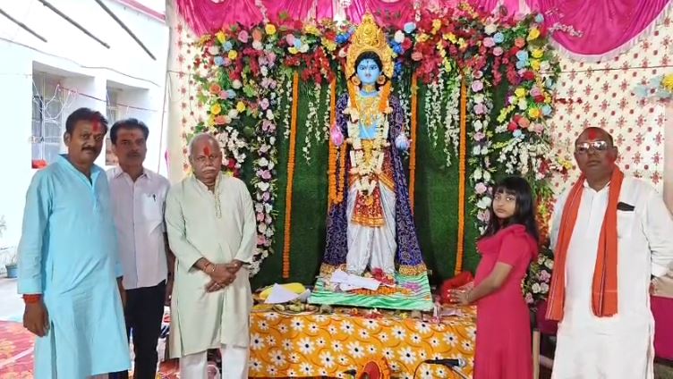 बाबानगरी में धूमधाम से पूजे गए चित्रगुप्त जी महाराज, की गई शांति और समृद्धि की कामना