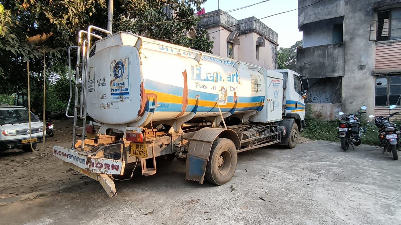 गोड्डा में नकली पेट्रोल की कहां होनी थी खपत, कहीं पेट्रोल पंप का तो खेल नहीं,जांच में जुटी पुलिस