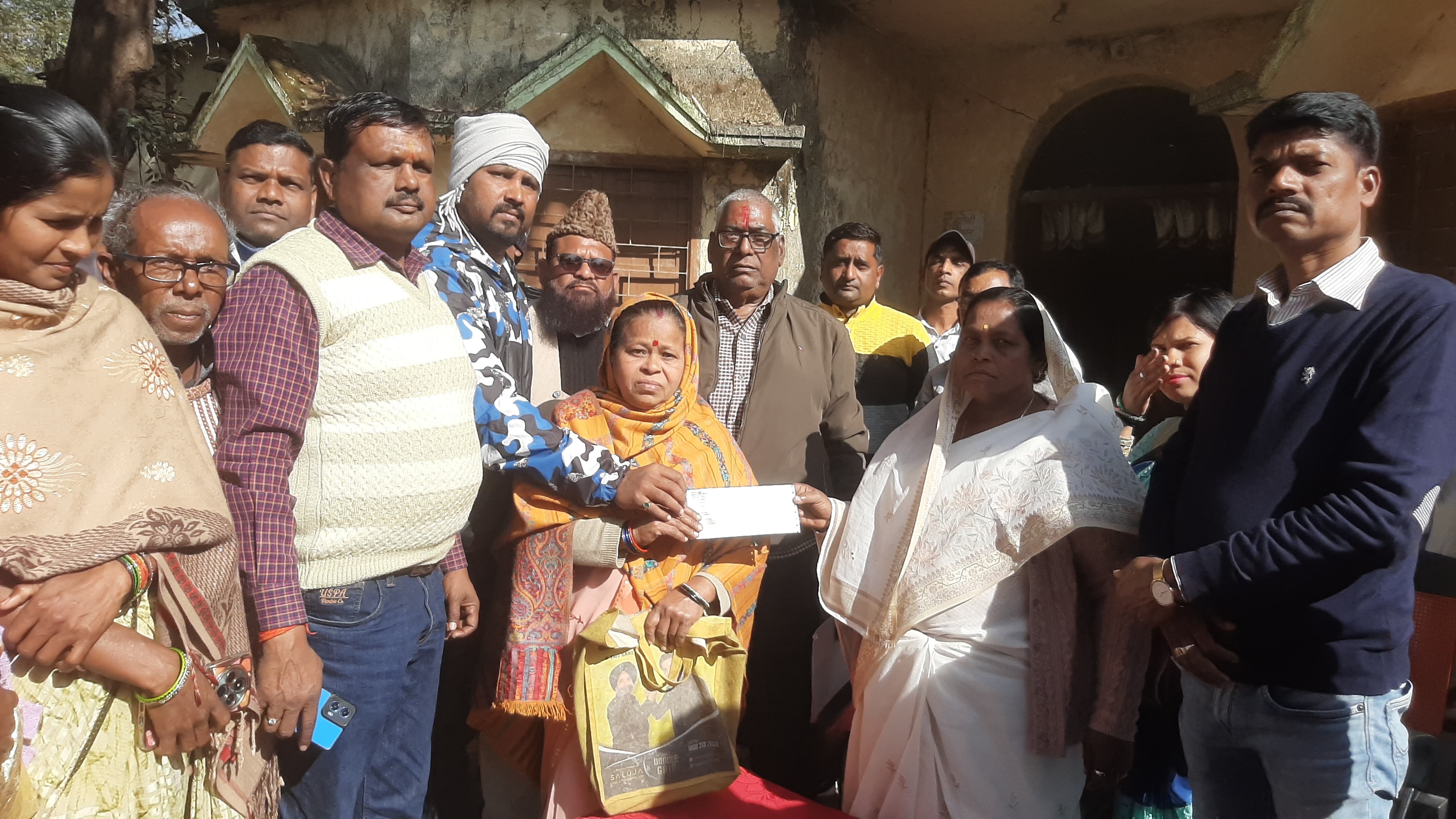 खाते से करोड़ों रुपए लेकर फरार हो जाने का छाया रहा मामला, गिरफ्तारी की अपील