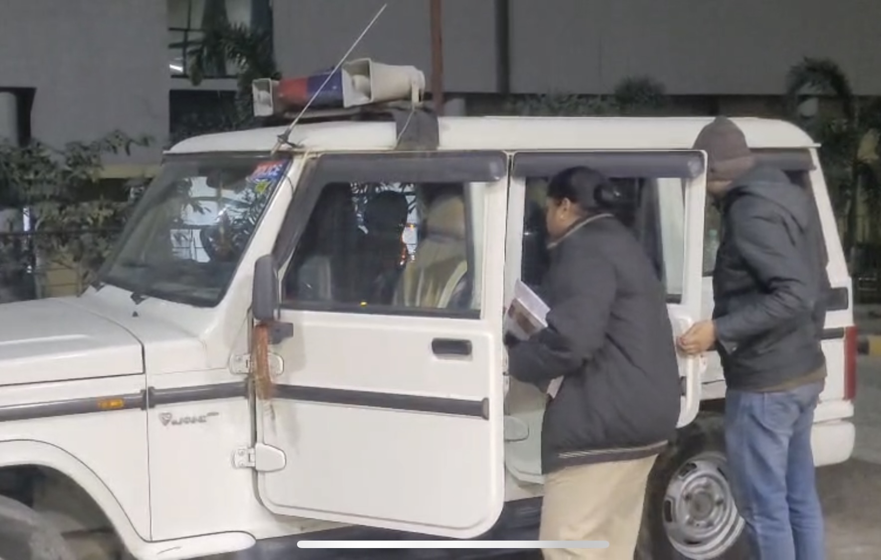 शर्मनाक : राह चलती लड़की को उठाया फिर जबरजस्ती पिलाई शराब और 6 लोगों की किया गैंगरेप