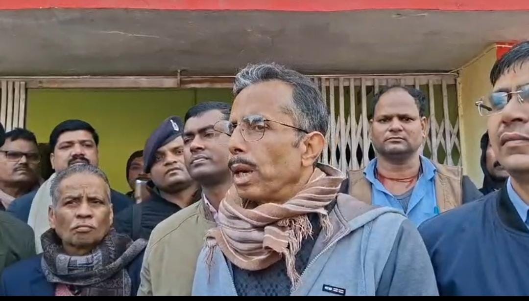 Breaking: राजस्व अधिकारी 65 हजार घूस लेते गिरफ्तार, निगरानी की टीम ने दबोचा