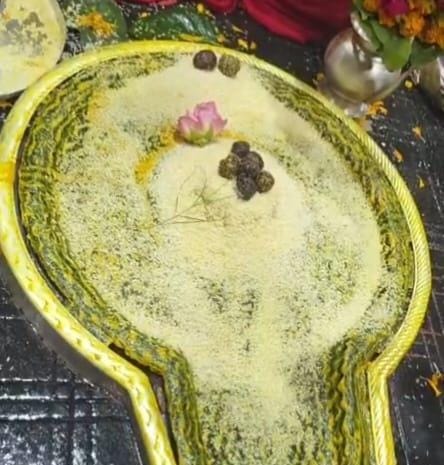 मकर सक्रांति आज,बाबा बैद्यनाथ पर चढ़ा नई फसल से तैयार चूरा, दही,तिल, आज से एक महीना तक बाबा को लगेगा खिचड़ी का भोग