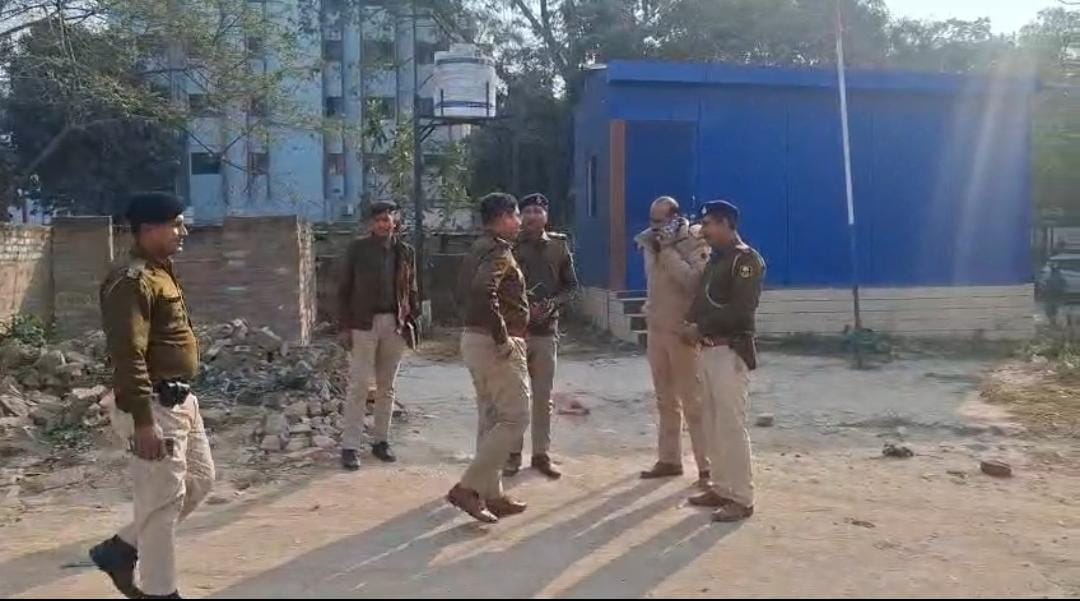 महज़ एक सिगरेट पीने को लेकर विवाद इतना बढ़ा कि सरेआम गोद दिया चाकू, युवक की हो गई मौत