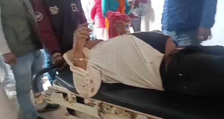 जमशेदपुर में अवैध शराब बिक्री का विरोध पड़ा महंगा, शराब माफिया ने पति पत्नी और मां पर किया जानलेवा हमला