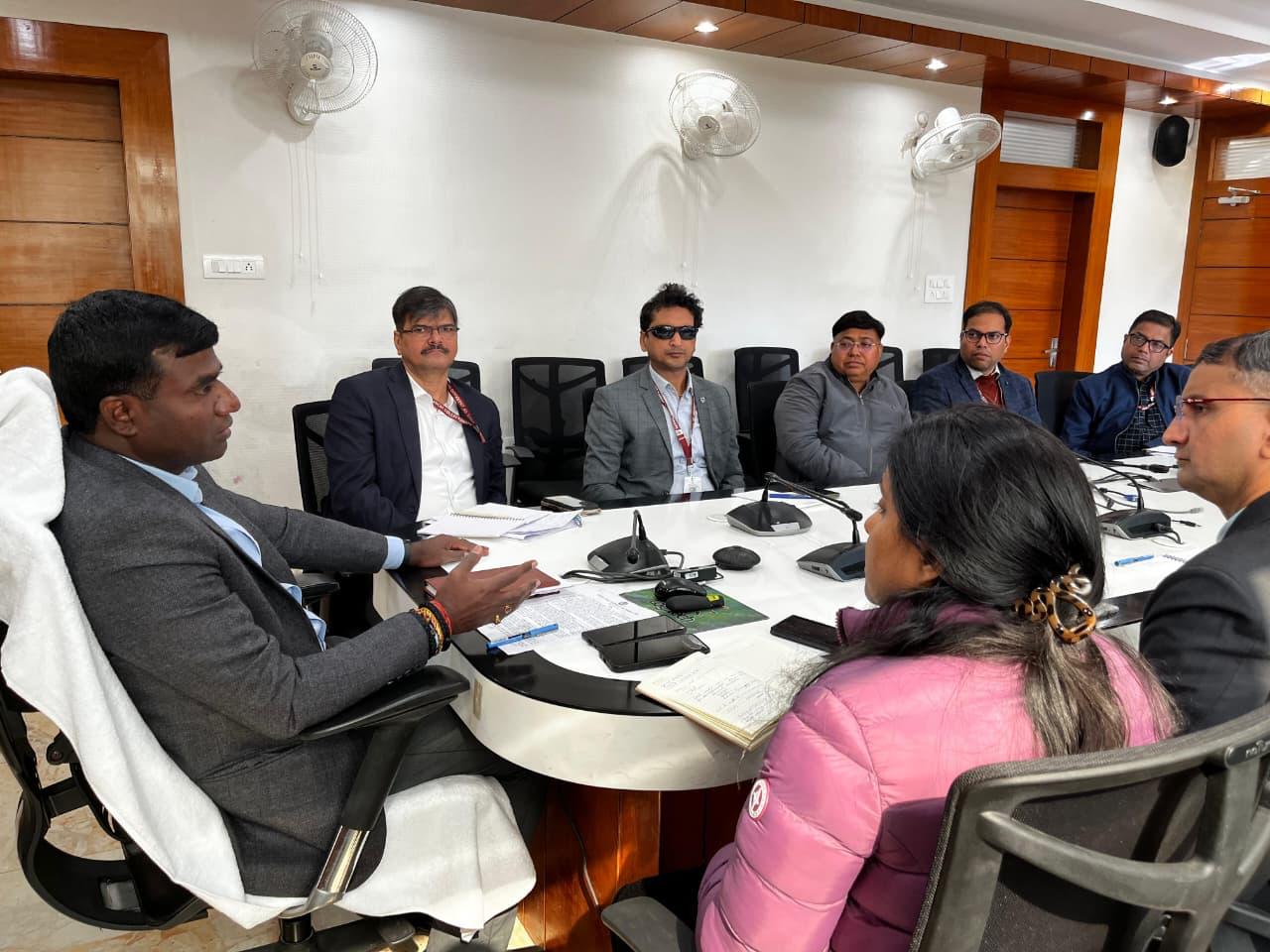 सरकारी दफ्तर एक ही काम के लिए बार-बार दौड़ाया तो अधिकारी पर हो जाएगी कार्रवाई!डीसी ने की बैठक   