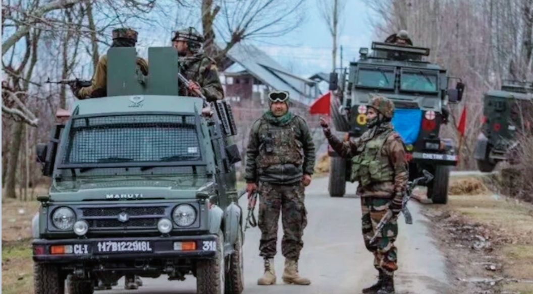 बड़ी खबर: जम्मू कश्मीर में बड़ा हादसा, खाई में गिरा सेना का वाहन, 10 जवान शहीद