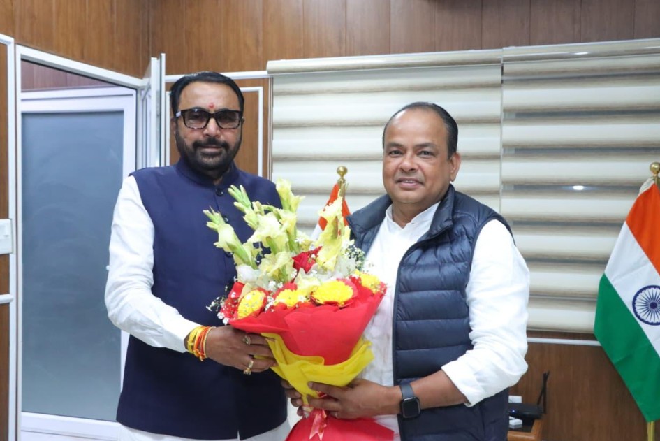 दिल्ली में झारखंड की सेहत पर बड़ा मंथन! आयुर्वेदिक कॉलेज से लेकर मेडिकल सीटें बढ़ाने तक, केंद्र से मिली हरी झंडी