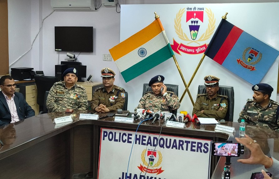 बड़ी खबर: अब तक की सबसे बड़ी कामयाबी, करीब 4 करोड़ के इनामी नक्सली ढ़ेर, टॉप कमांडर का खात्मा