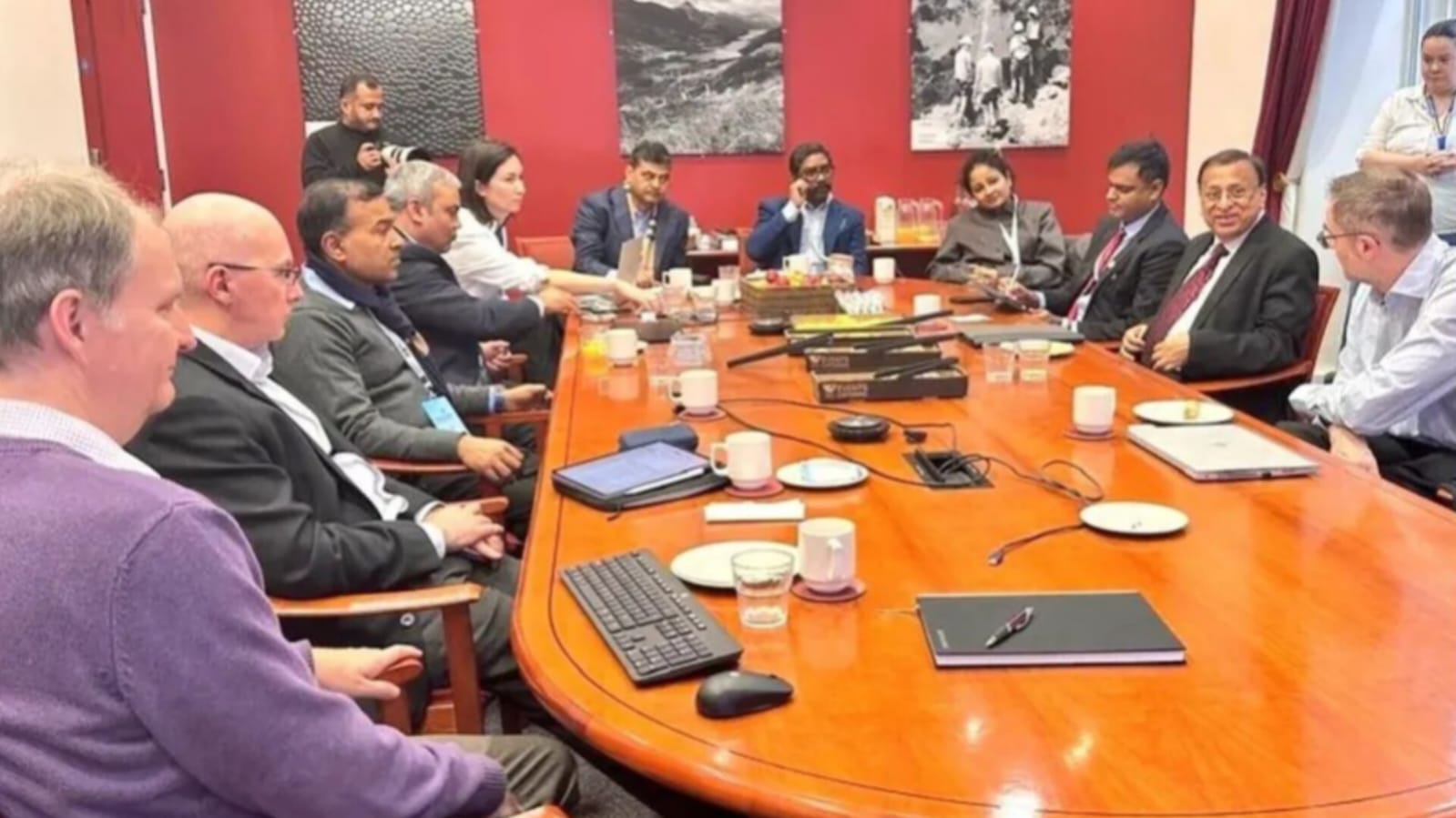 रॉयल स्कूल ऑफ माइंस इम्पीरियल कॉलेज लंदन पहुंचे सीएम हेमंत सोरेन, एडवांस रिसर्च पर हुई अहम बातचीत