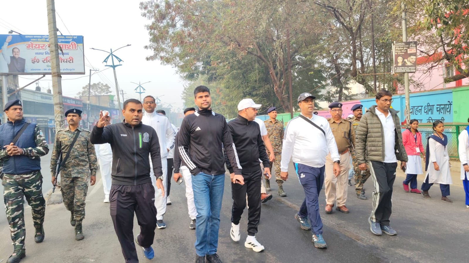 धनबाद ने दिखाया जागरूकता का दम, सड़क सुरक्षा और वोटिंग के लिए बनी 5 किमी लंबी मानव श्रृंखला