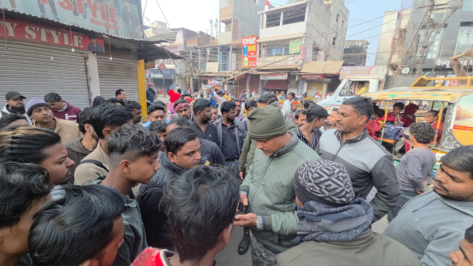 गिरिडीह:ट्रक ने बुज़ुर्ग को मारी टक्कर, मौके पर मौत, लोगों ने लाइन मस्जिद मोड को किया जाम