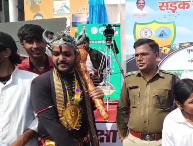 पुलिस का उद्देश्य चालान से पैसा कमाना नहीं! धनबाद एसएसपी ने कही दिल जीत लेनेवाली बात