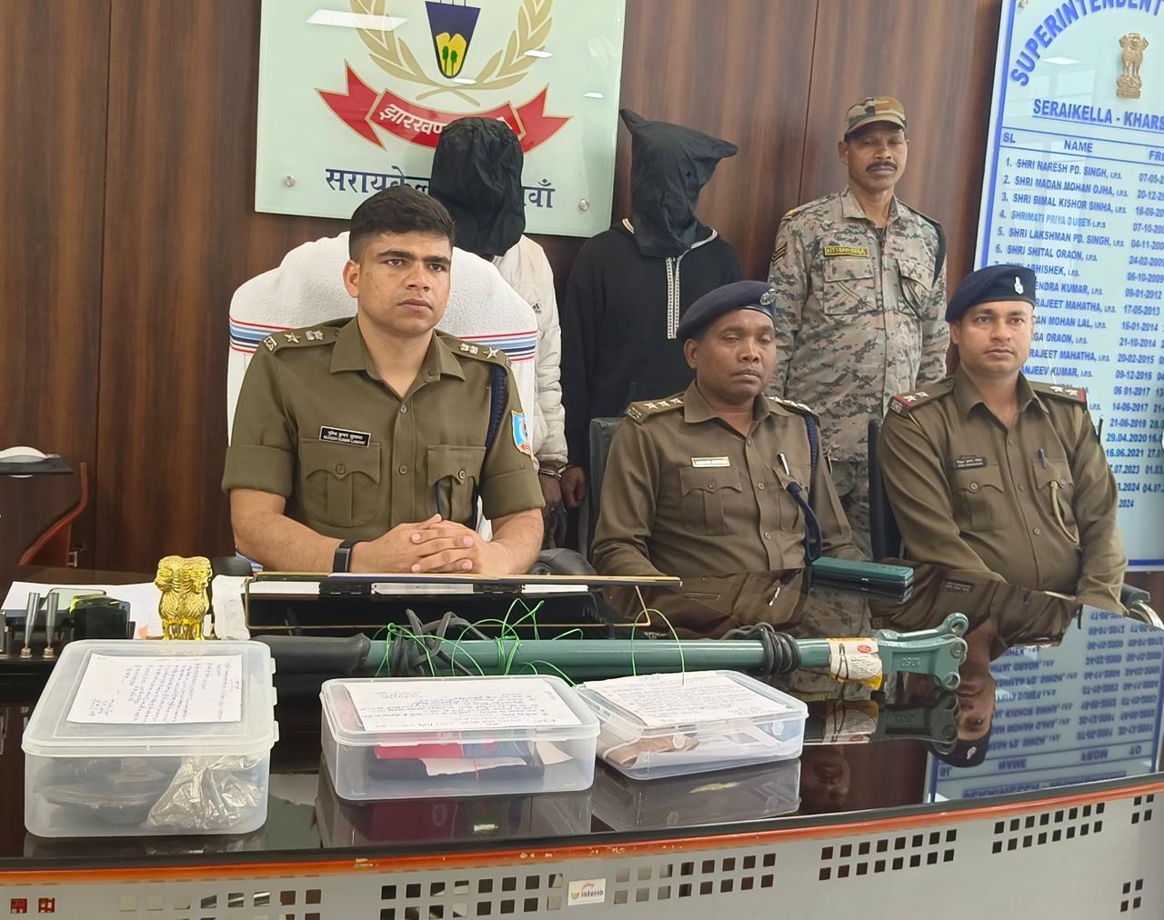 सरायकेला पुलिस ने अंतराज्यीय चोर गिरोह का किया भंडाफोड, कालु सरदार गैंग के 3 नाबालिग समेत 5 गिरफ्तार